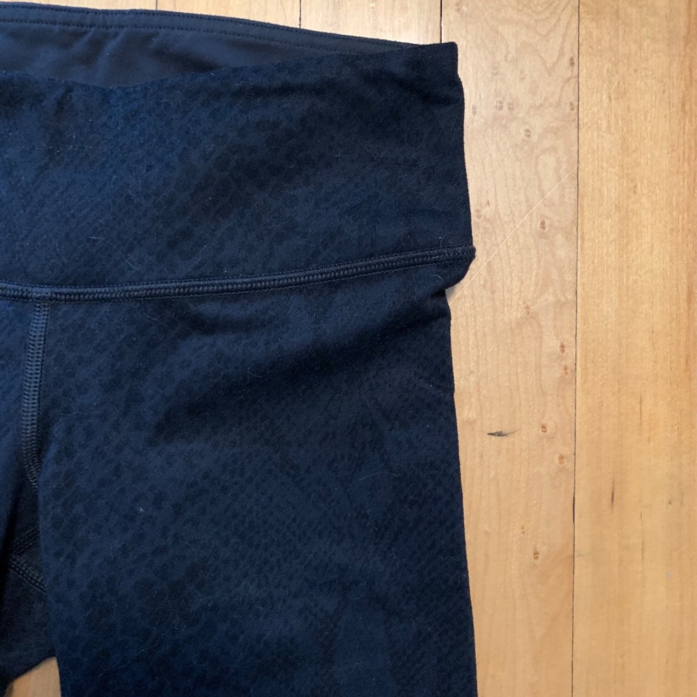 LULULEMON - Wunder Under Crop Snakeskin